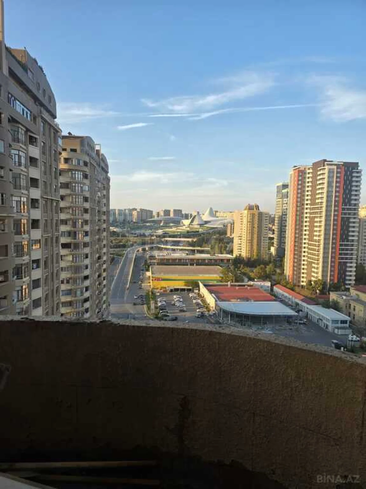 Satılır 5 otaqlı mənzil 226 m²