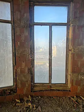 Satılır 5 otaqlı mənzil 226 m²