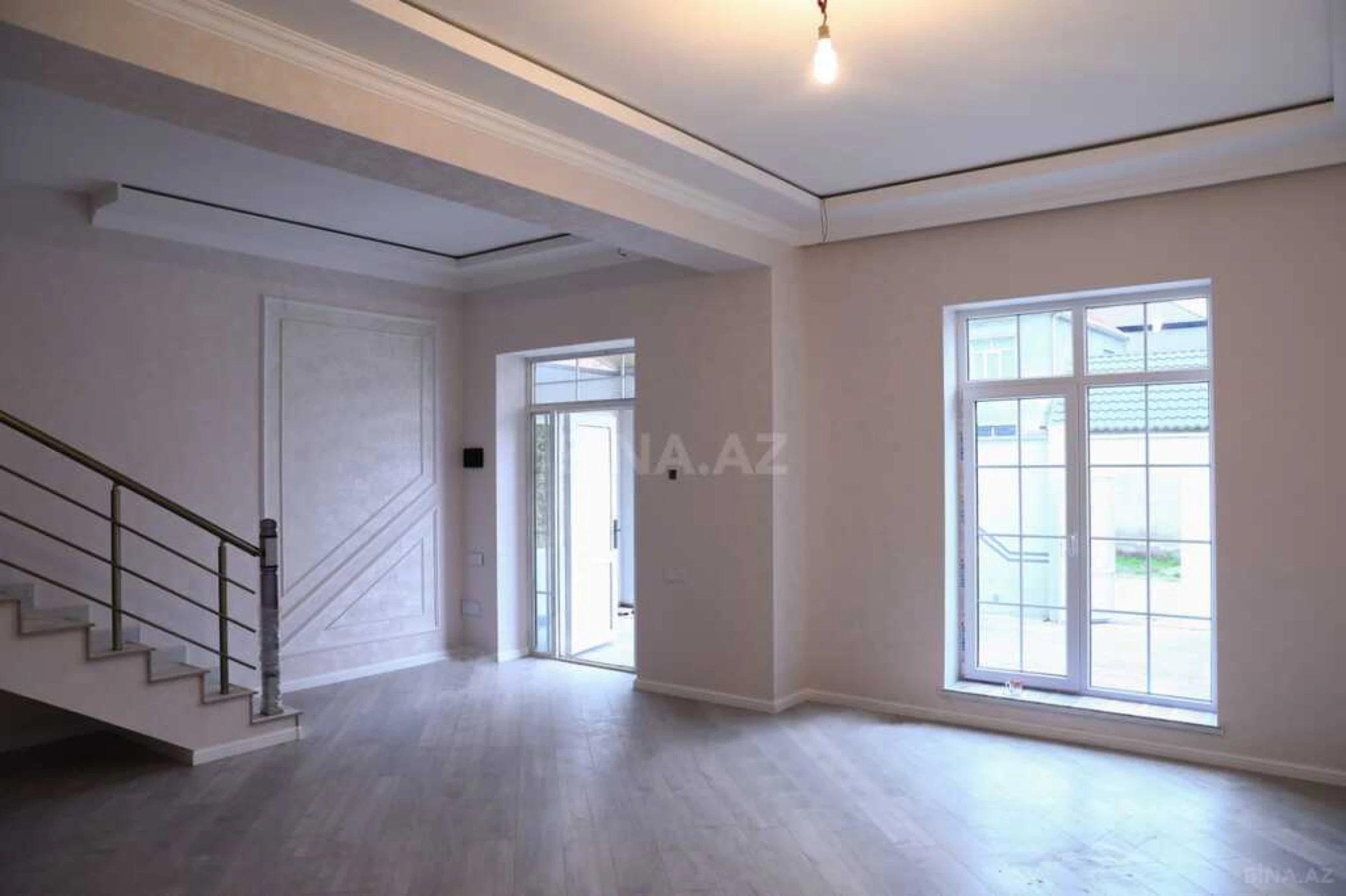 Satılır 5 otaqlı həyət evi 220 m²