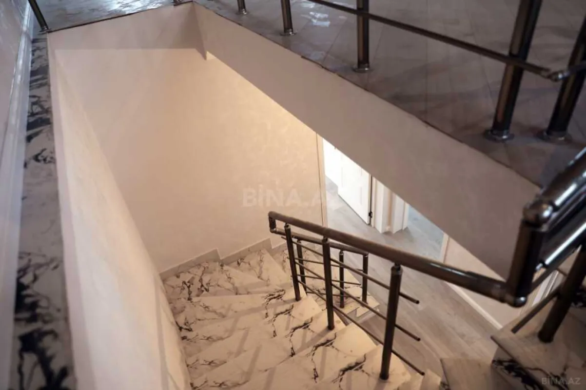 Satılır 5 otaqlı həyət evi 220 m²