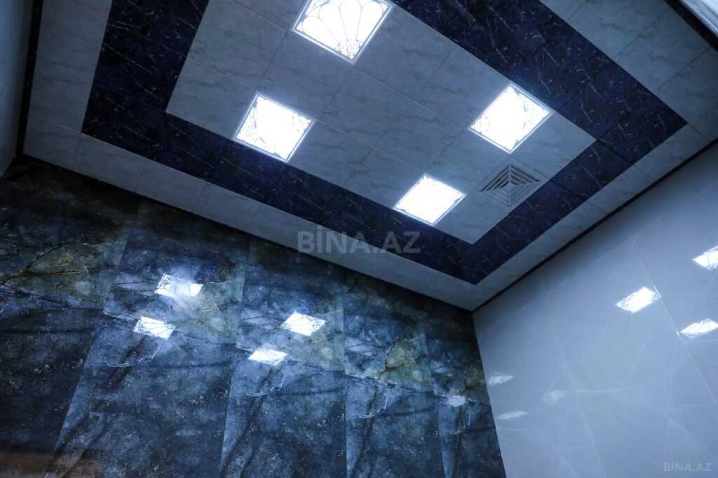 Satılır 5 otaqlı həyət evi 220 m²