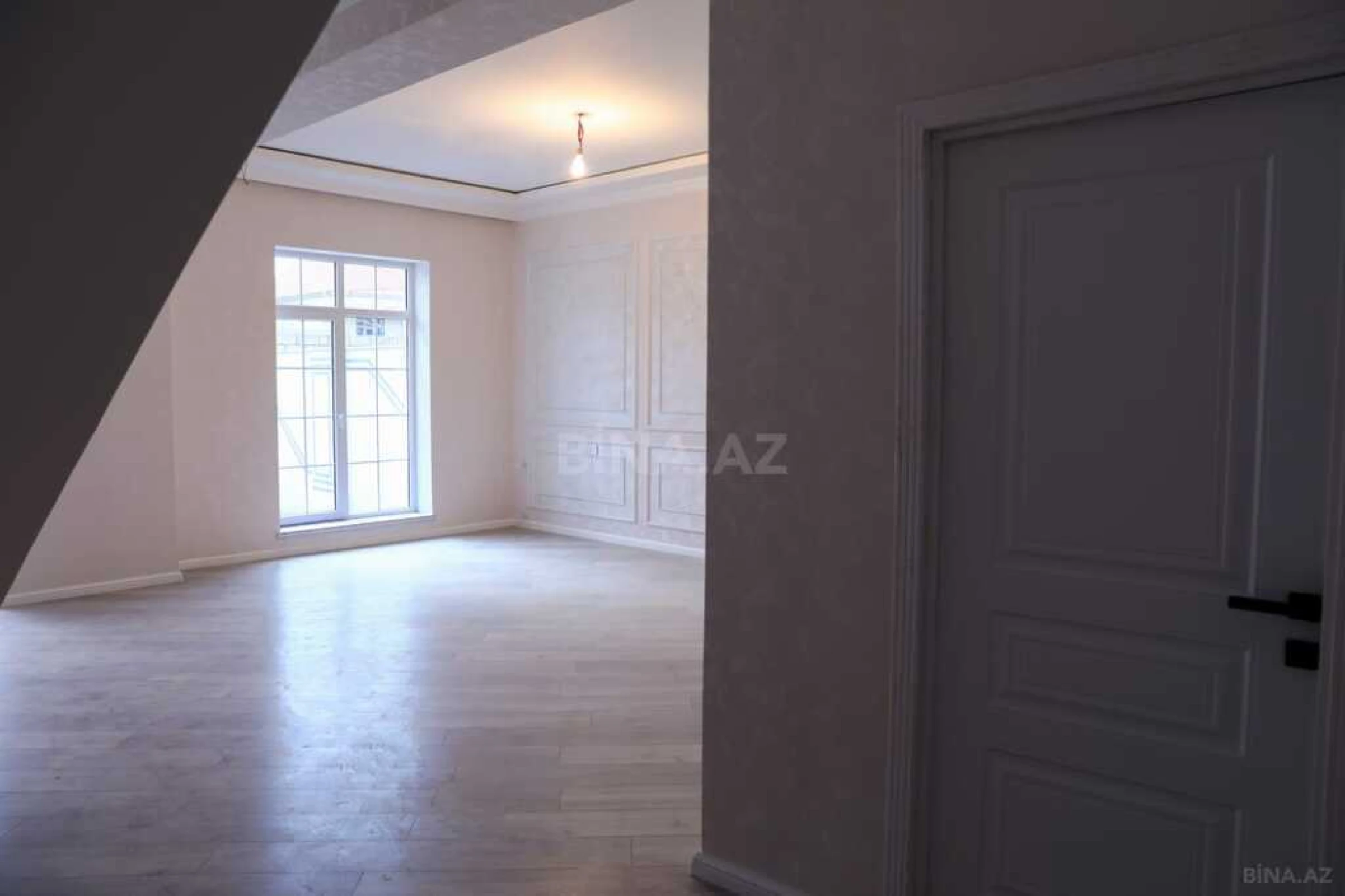 Satılır 5 otaqlı həyət evi 220 m²