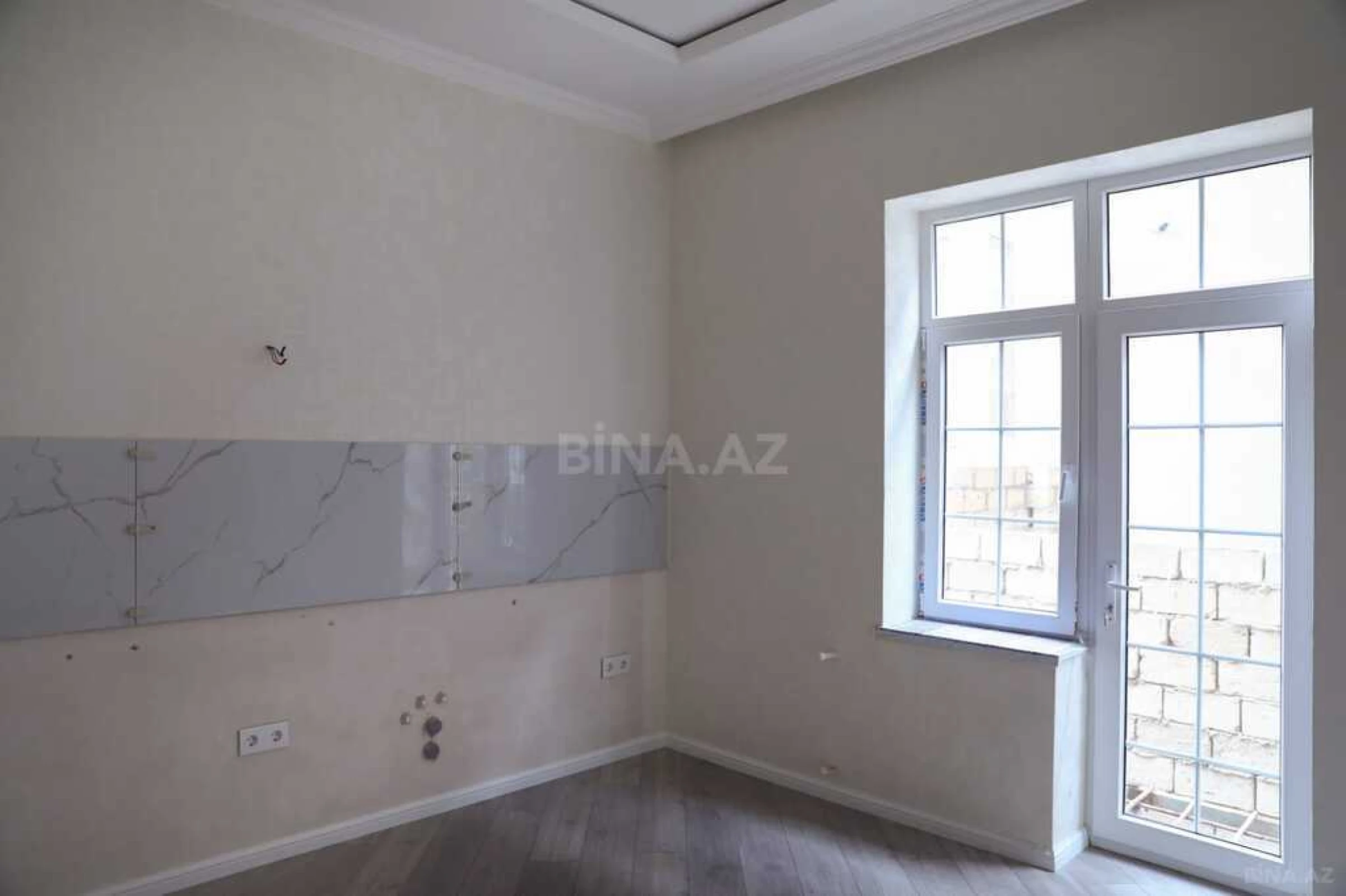 Satılır 5 otaqlı həyət evi 220 m²