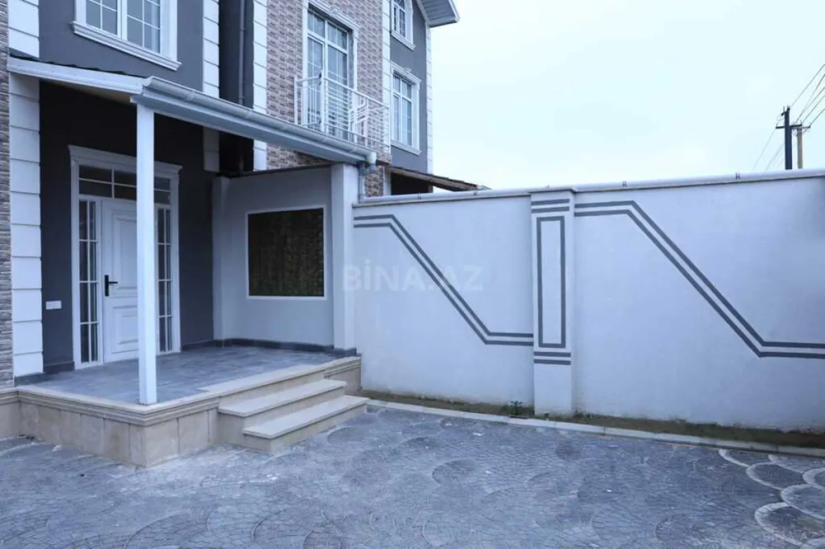 Satılır 5 otaqlı həyət evi 220 m²