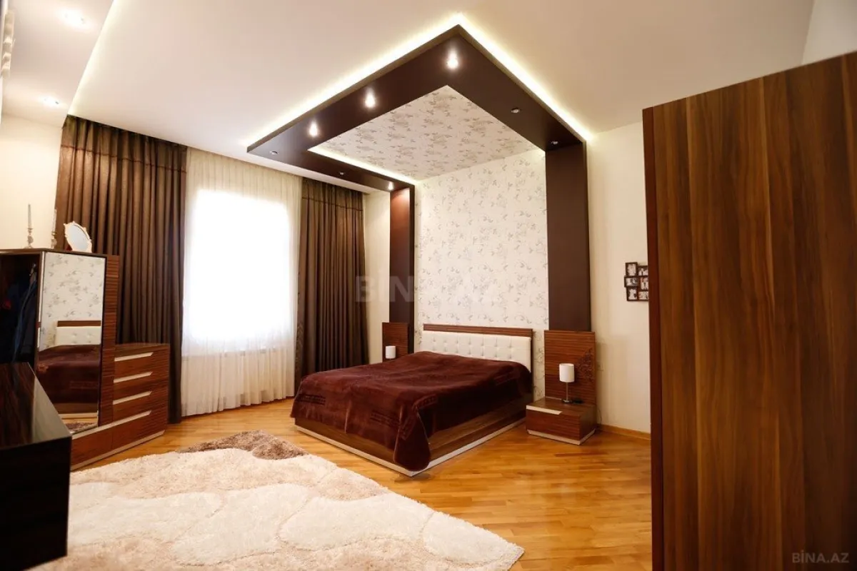 Satılır 9 otaqlı həyət evi 550 m²