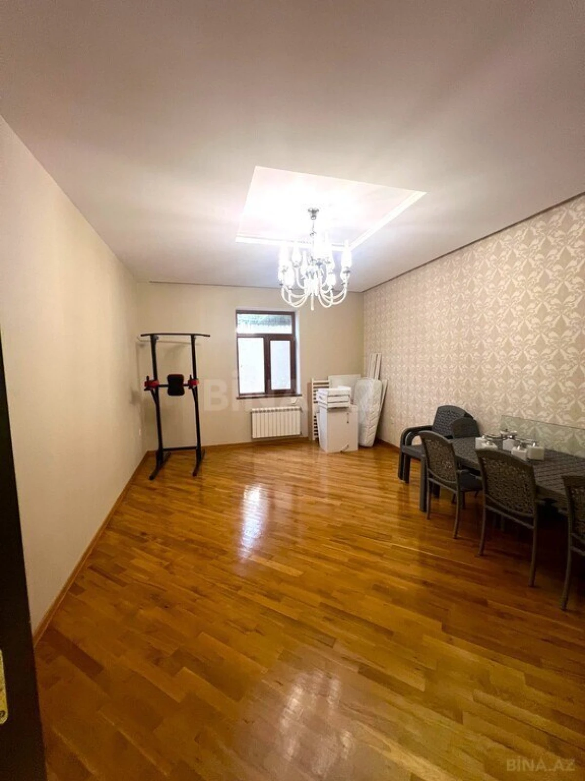 Satılır 9 otaqlı həyət evi 550 m²