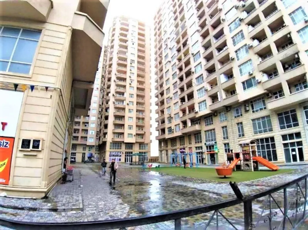 Satılır 3 otaqlı mənzil 140 m²