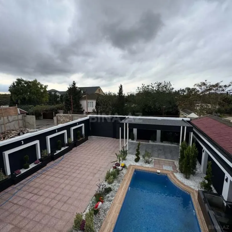 Satılır 5 otaqlı həyət evi 200 m²