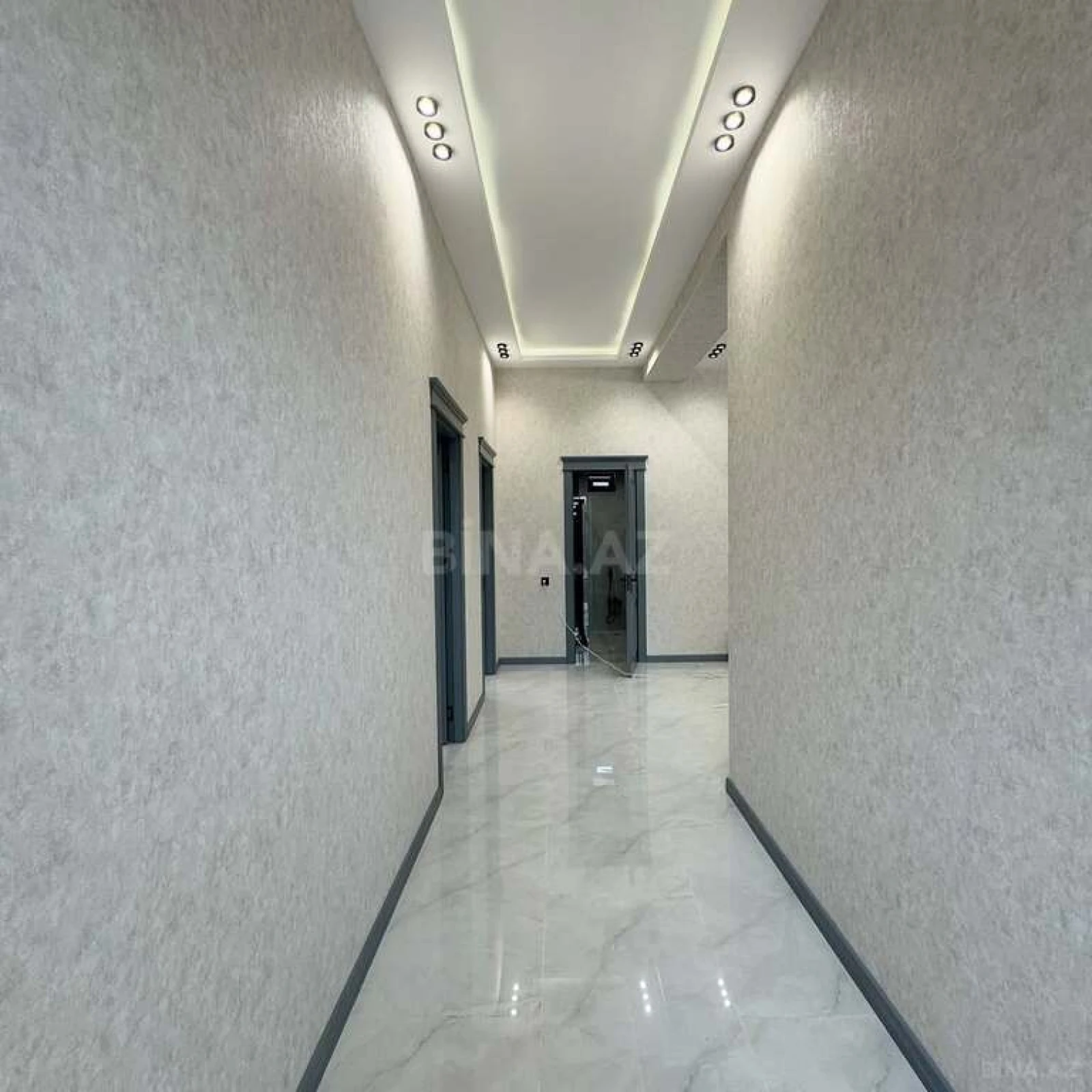 Satılır 5 otaqlı həyət evi 200 m²