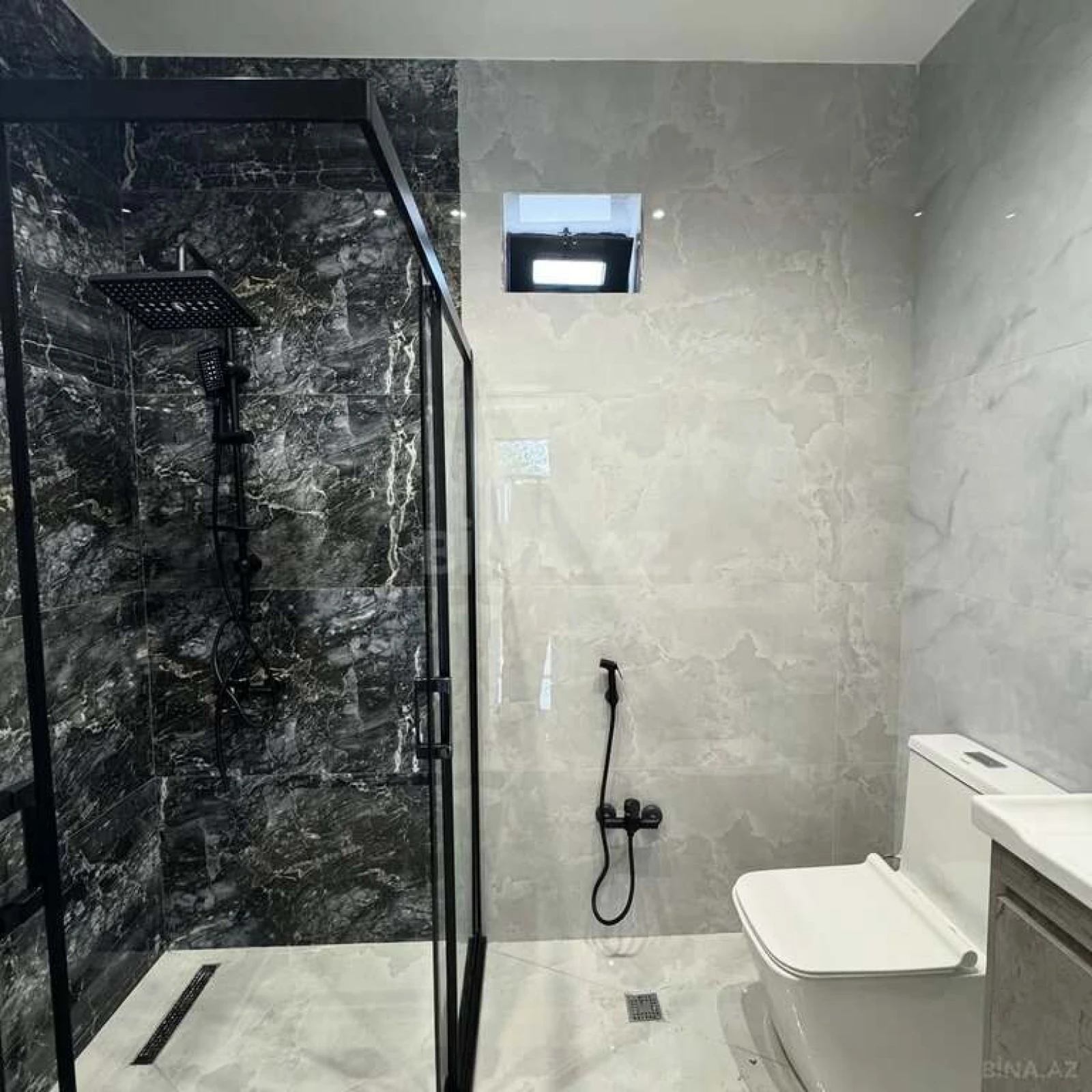 Satılır 5 otaqlı həyət evi 200 m²