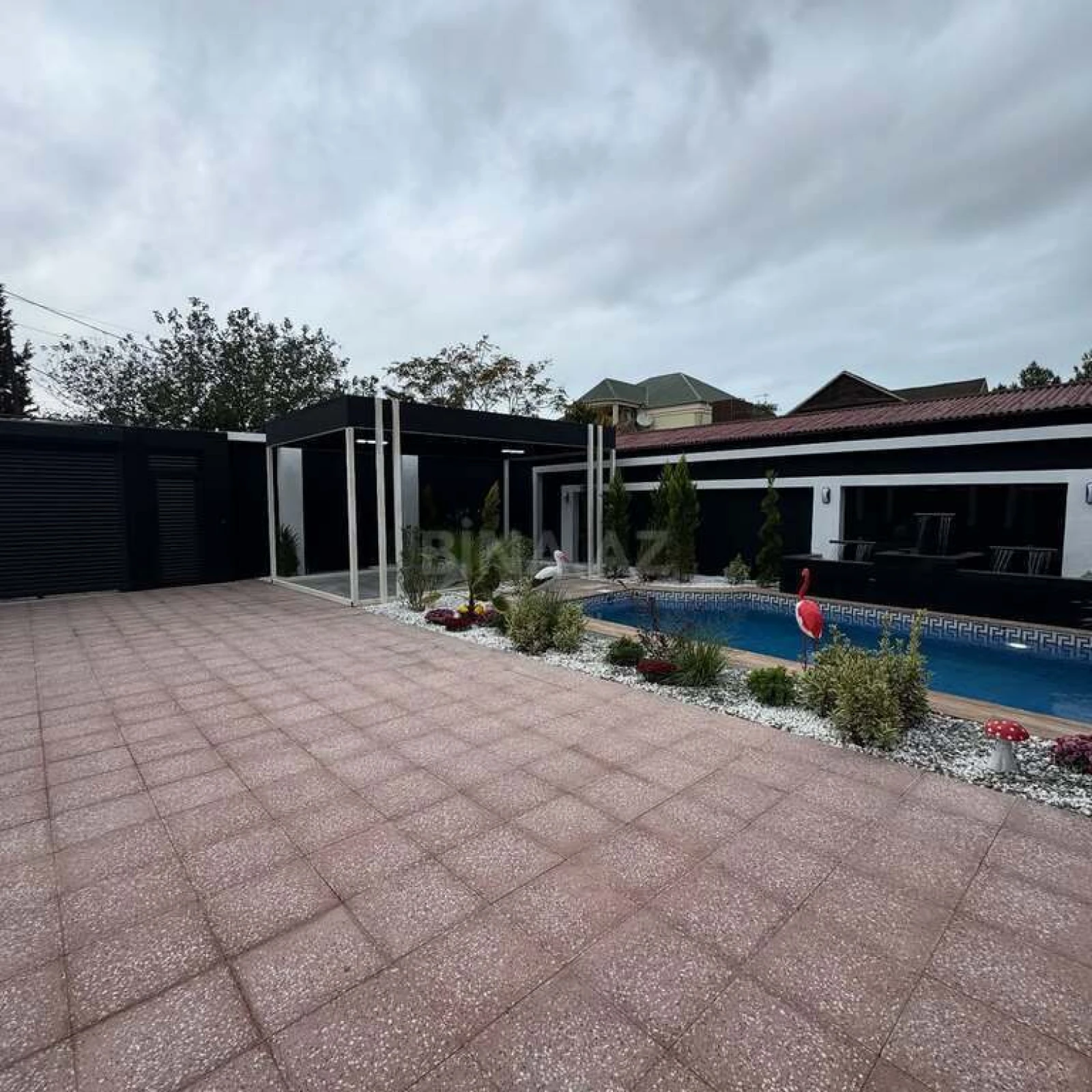 Satılır 5 otaqlı həyət evi 200 m²