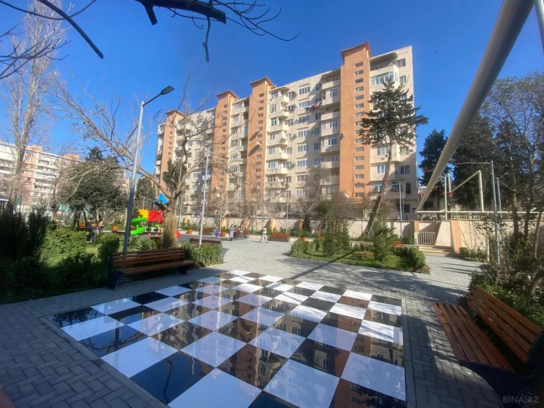 Satılır 4 otaqlı mənzil 99 m²