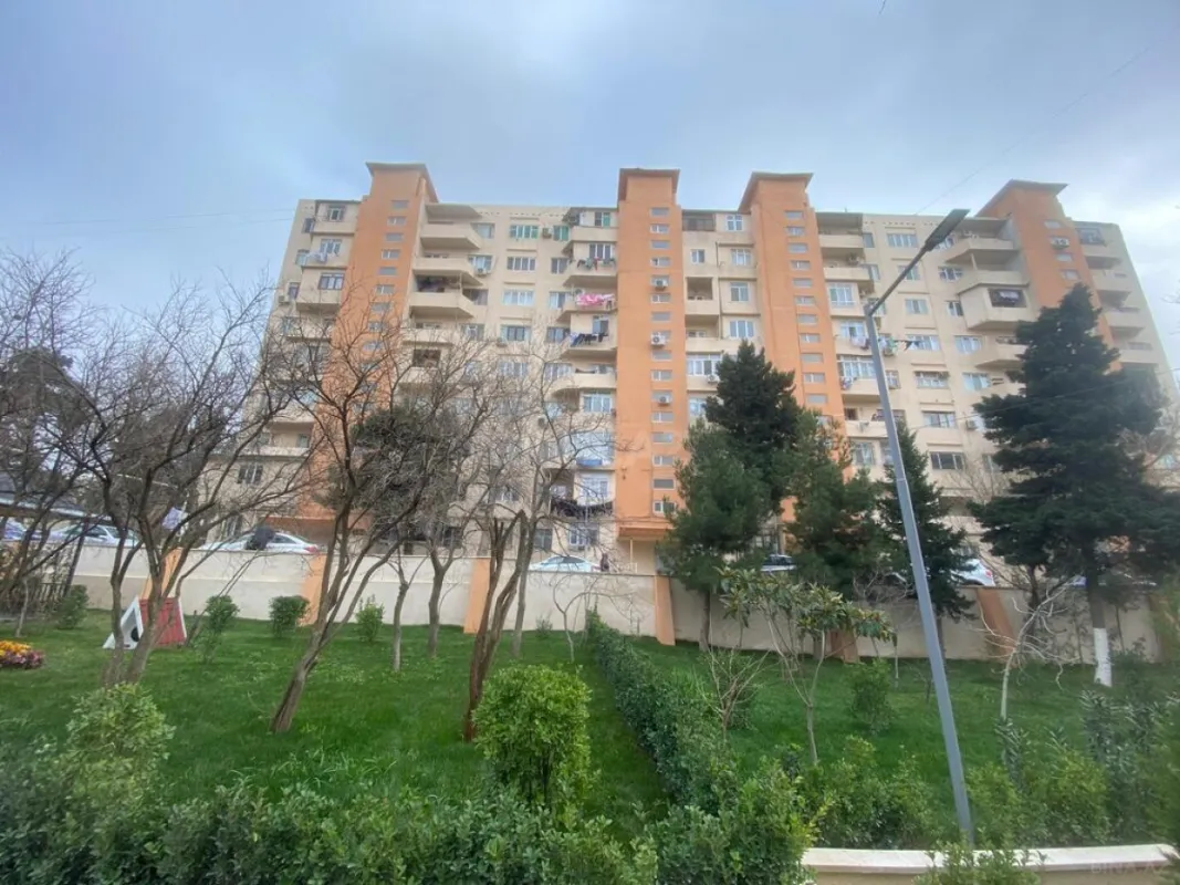Satılır 4 otaqlı mənzil 99 m²