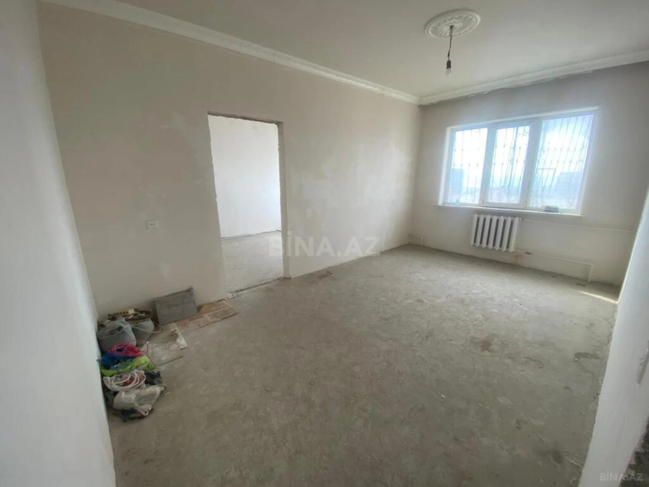 Satılır 4 otaqlı mənzil 99 m²