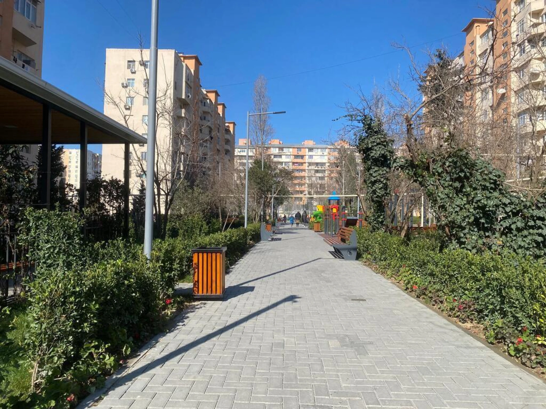 Satılır 4 otaqlı mənzil 99 m²
