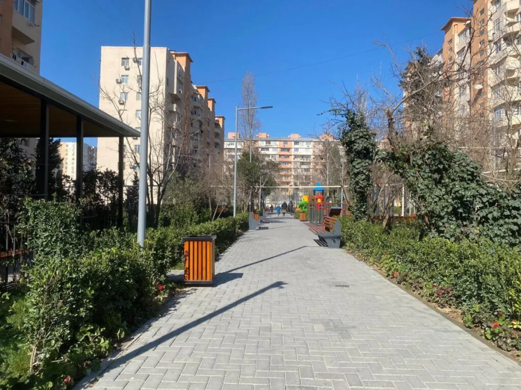 Satılır 4 otaqlı mənzil 99 m²