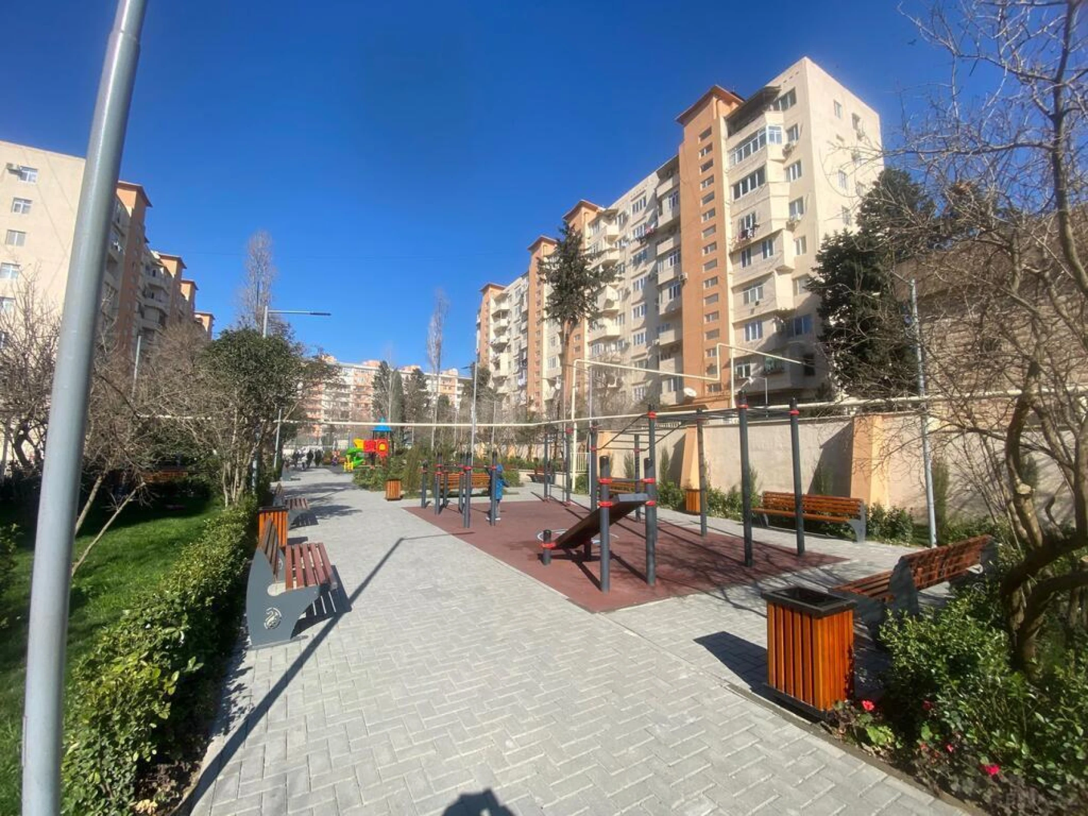 Satılır 4 otaqlı mənzil 99 m²