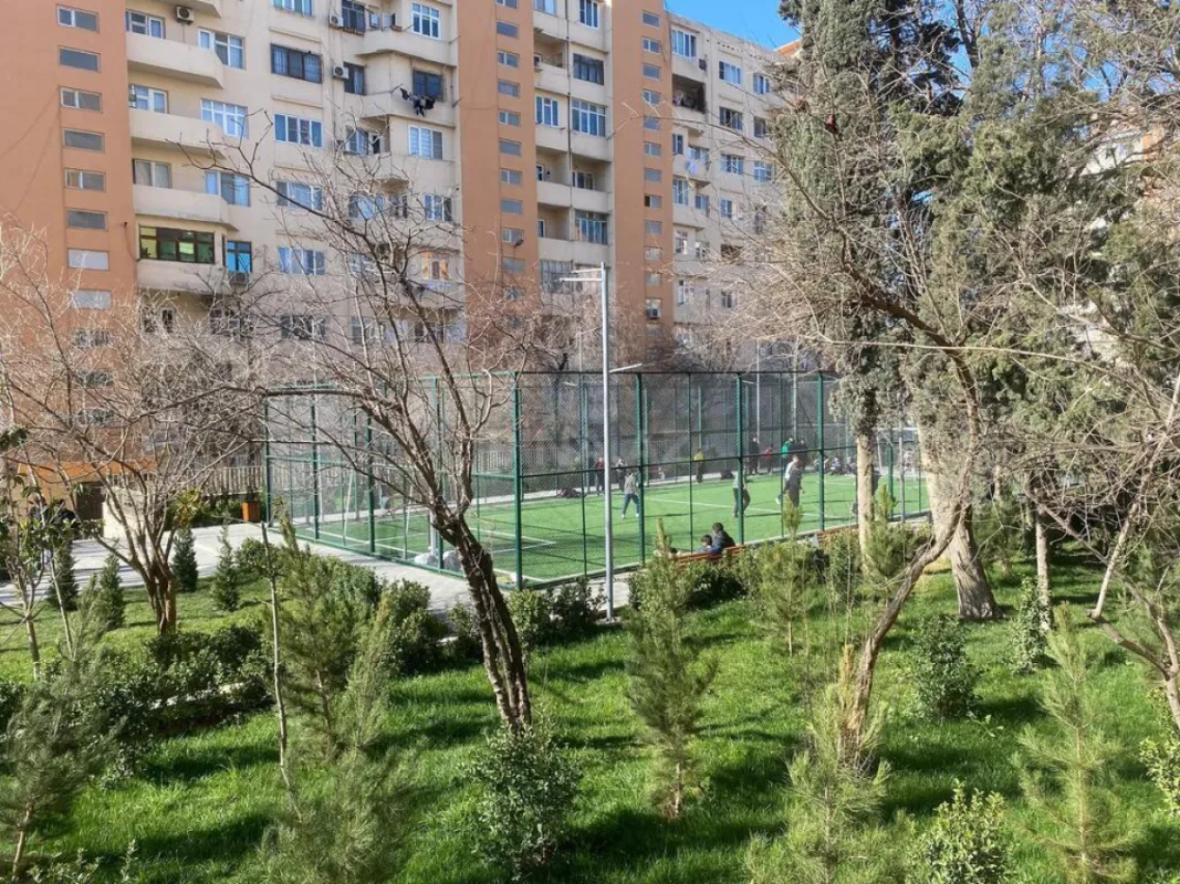 Satılır 4 otaqlı mənzil 99 m²