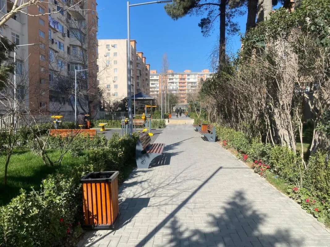 Satılır 4 otaqlı mənzil 99 m²