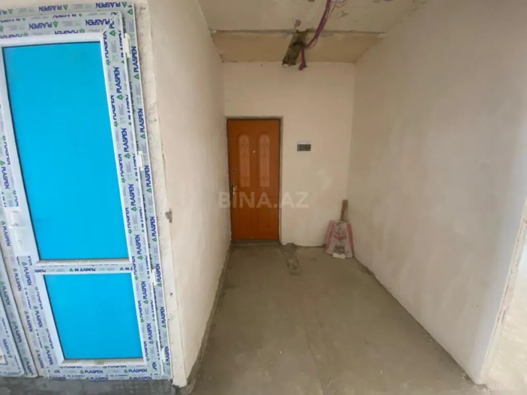 Satılır 4 otaqlı mənzil 99 m²