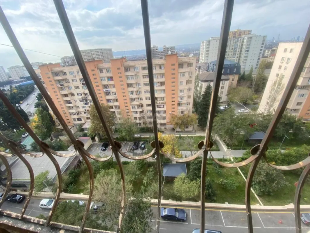 Satılır 4 otaqlı mənzil 99 m²