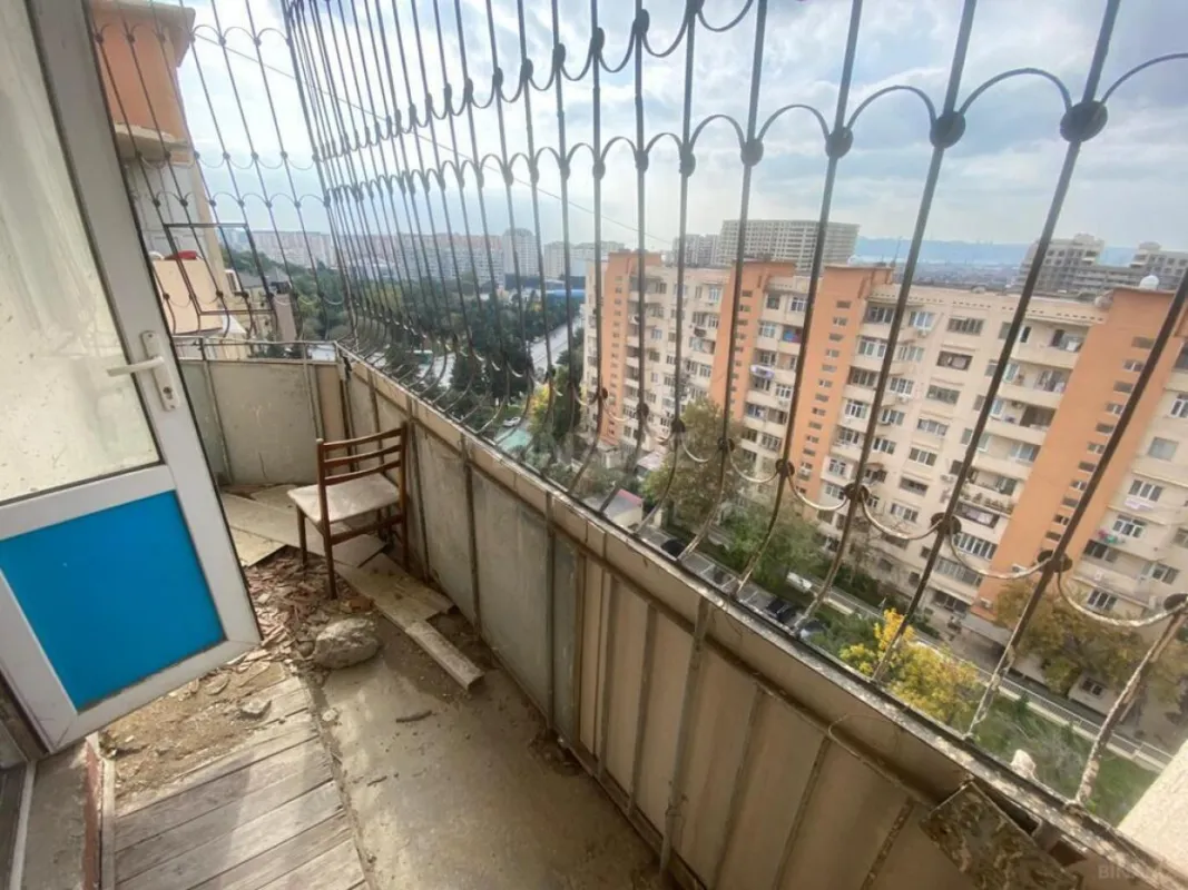 Satılır 4 otaqlı mənzil 99 m²