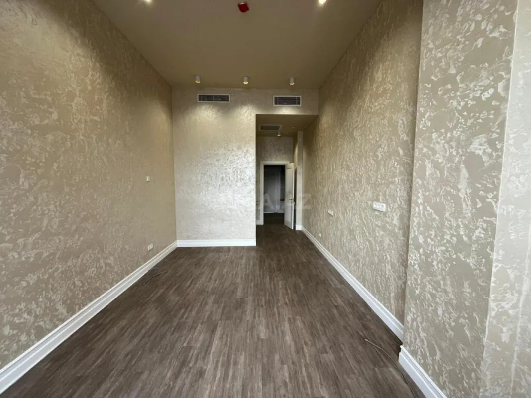 Kirayə verilir 12 otaqlı ofis 600 m²