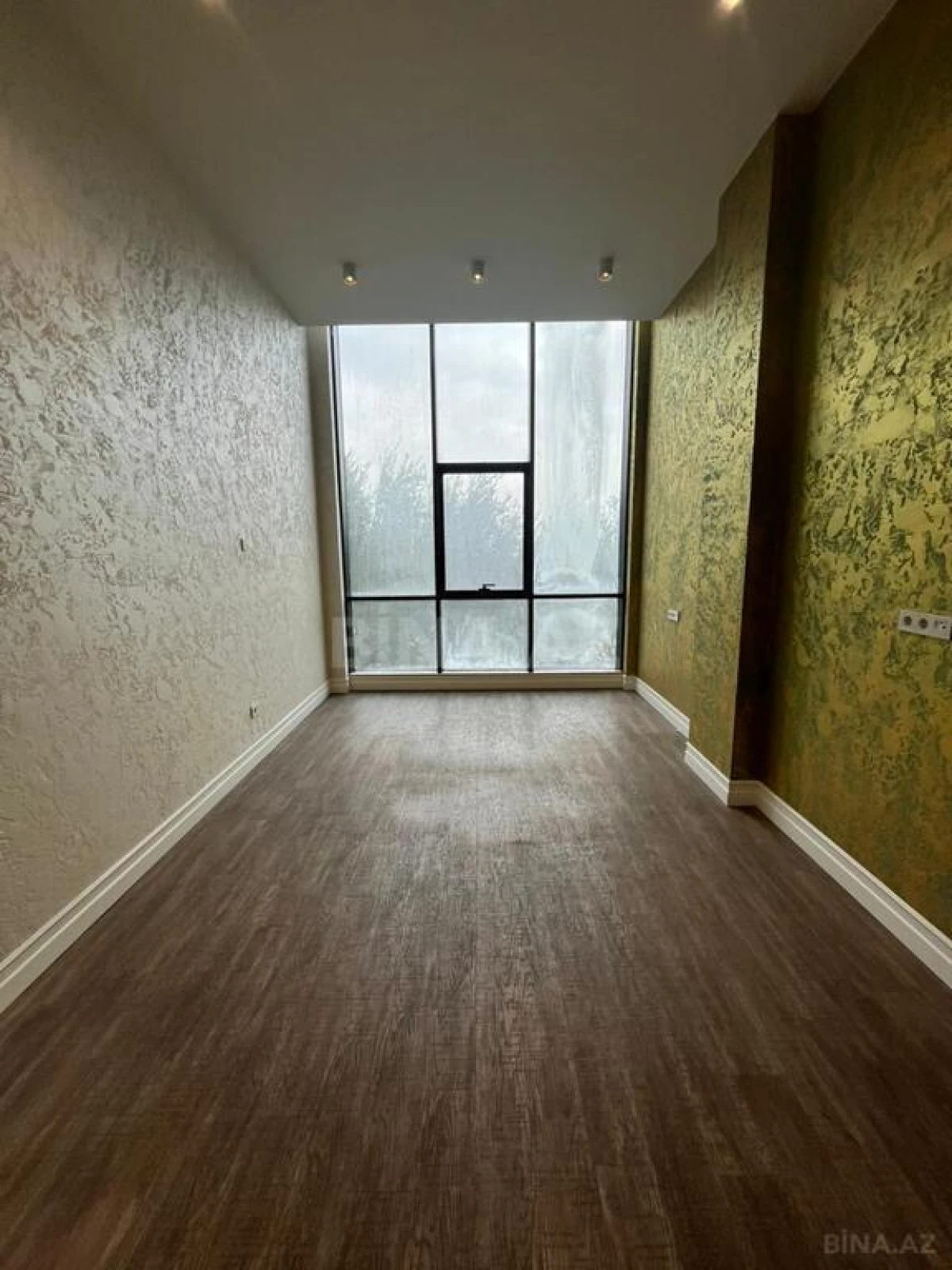 Kirayə verilir 12 otaqlı ofis 600 m²