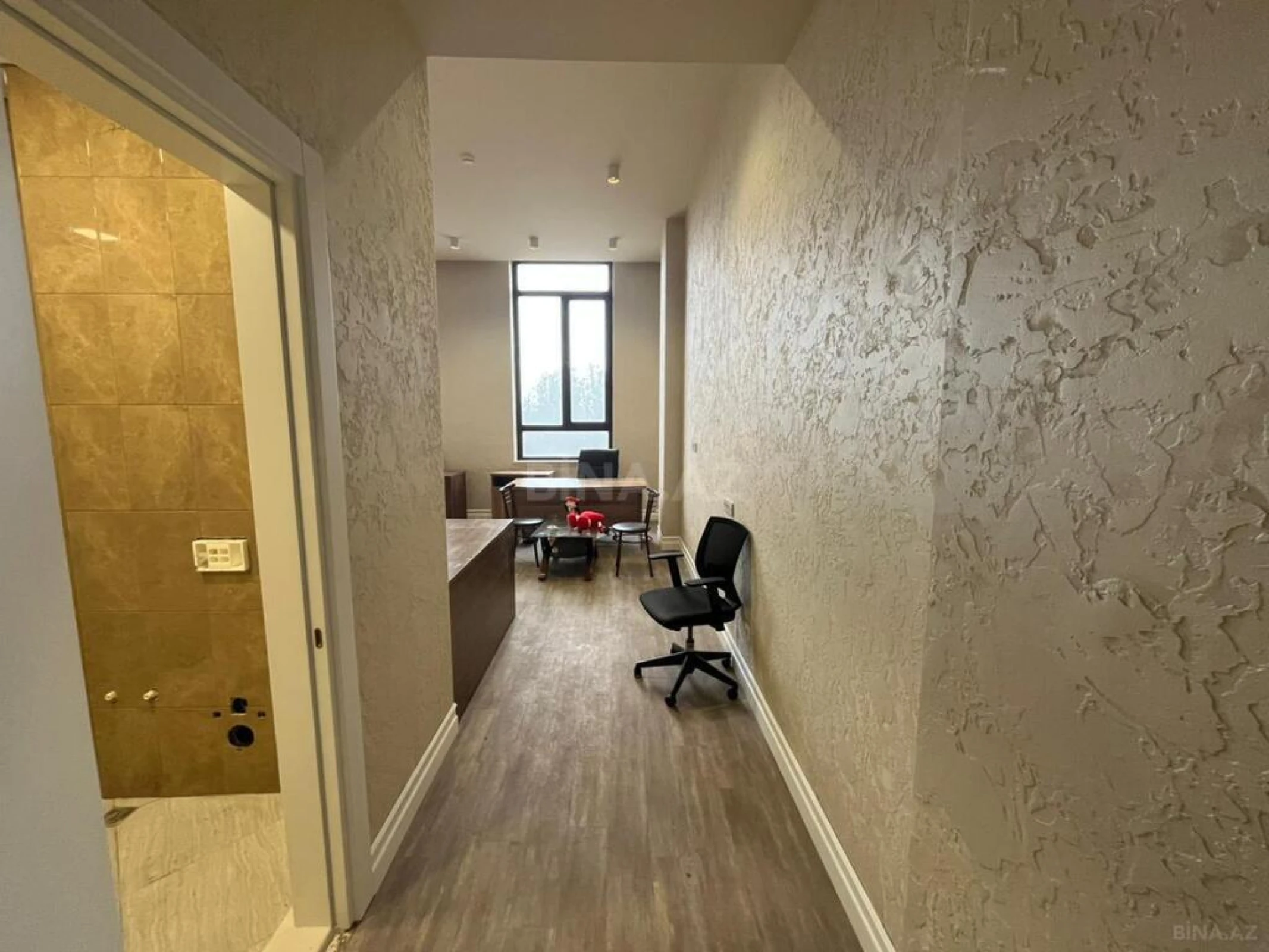 Kirayə verilir 12 otaqlı ofis 600 m²