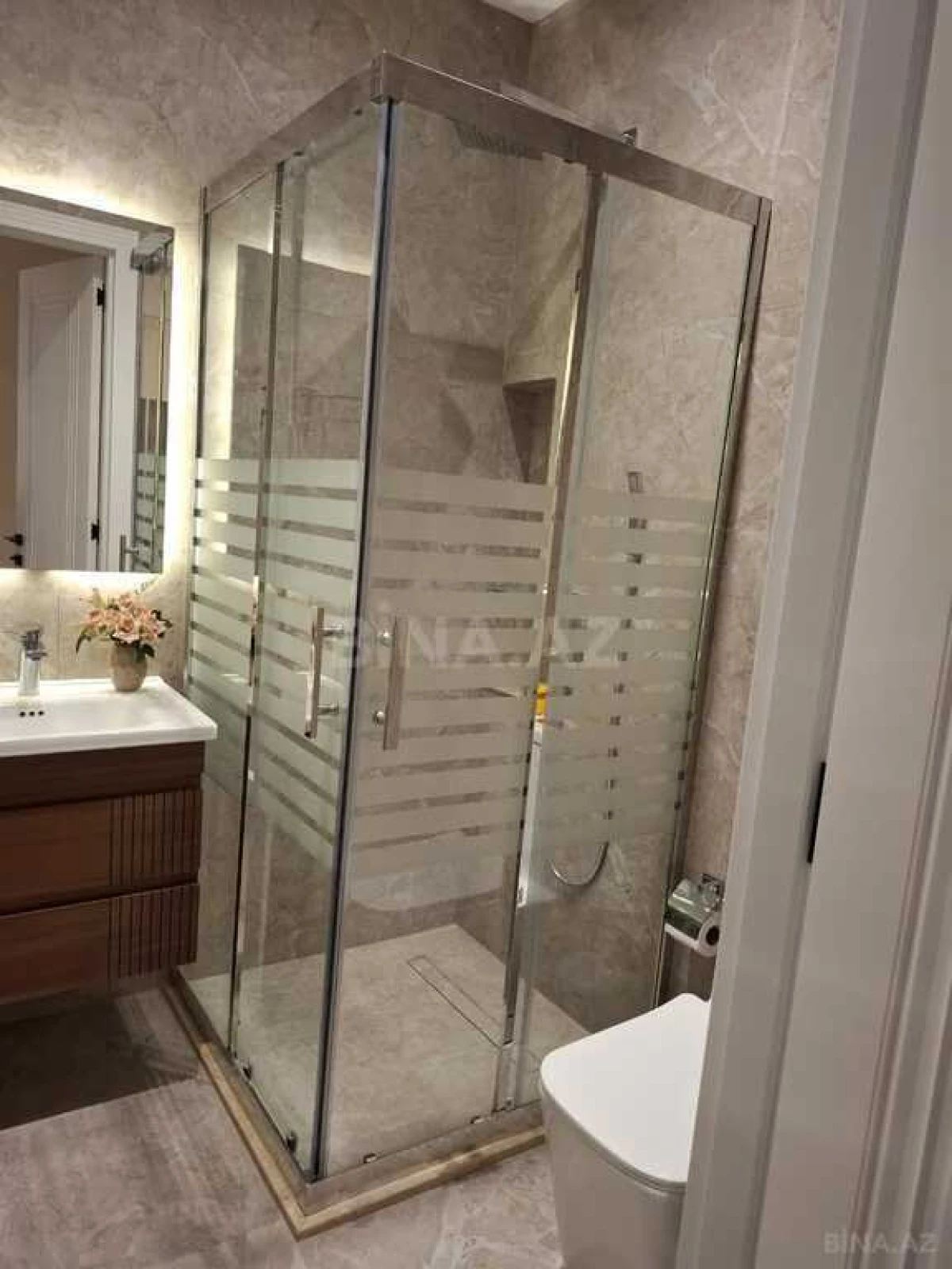 Satılır 2 otaqlı mənzil 65 m²