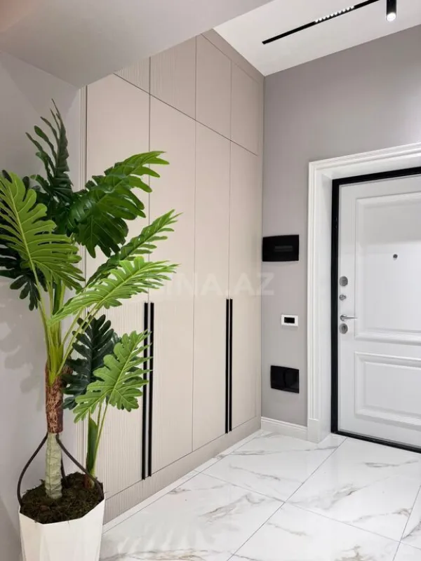 Satılır 2 otaqlı mənzil 68 m²