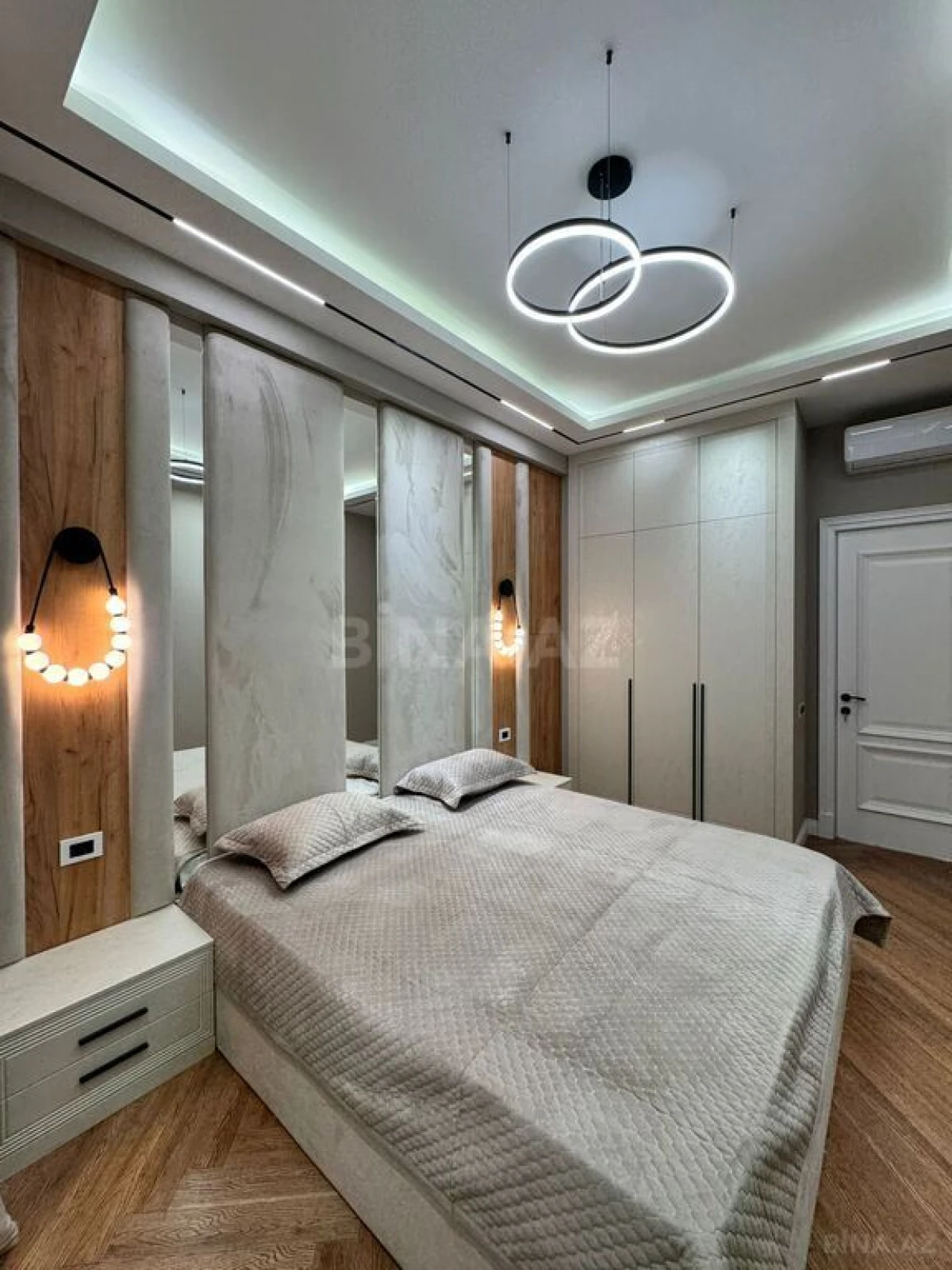 Satılır 2 otaqlı mənzil 68 m²