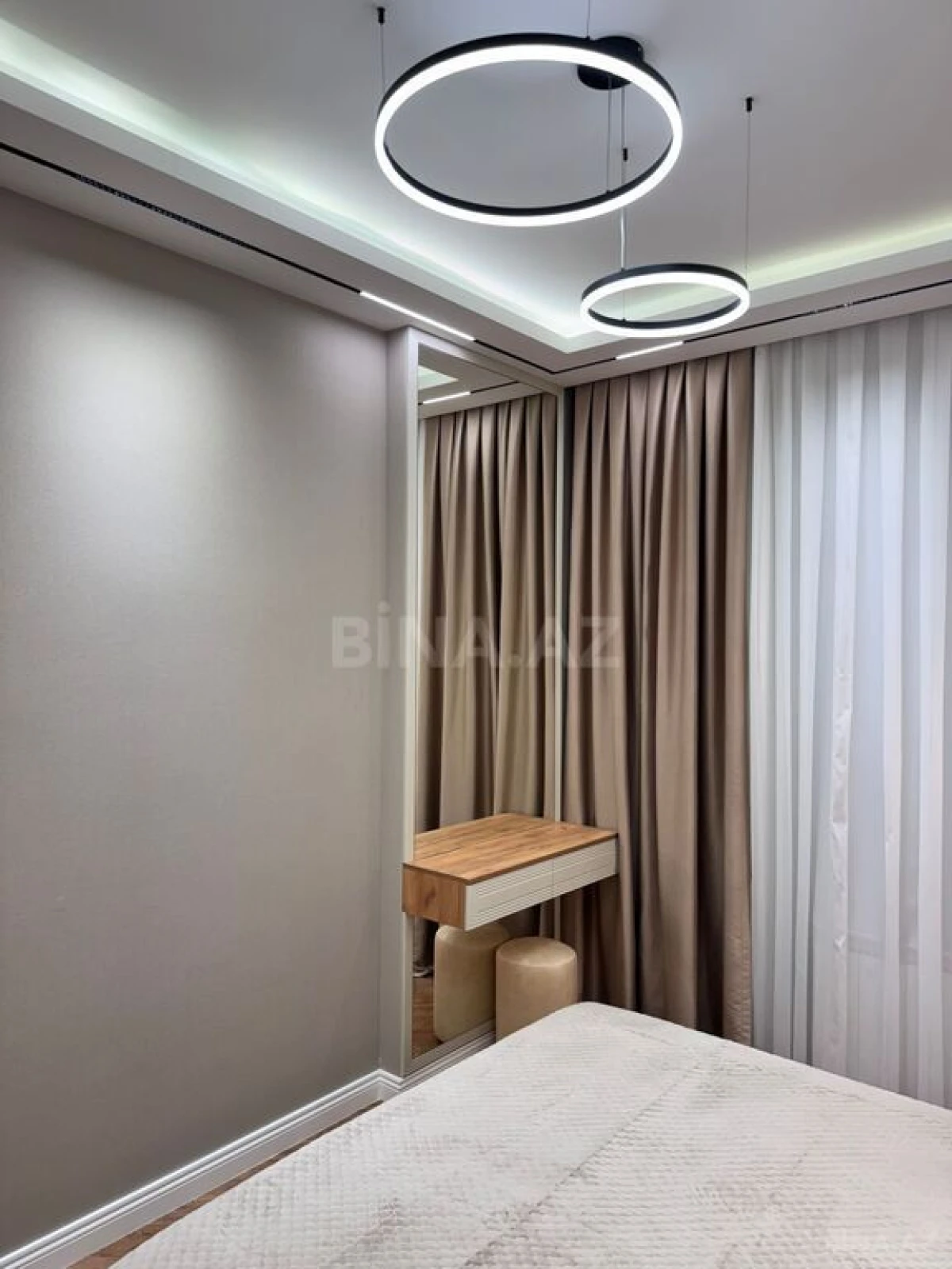 Satılır 2 otaqlı mənzil 68 m²