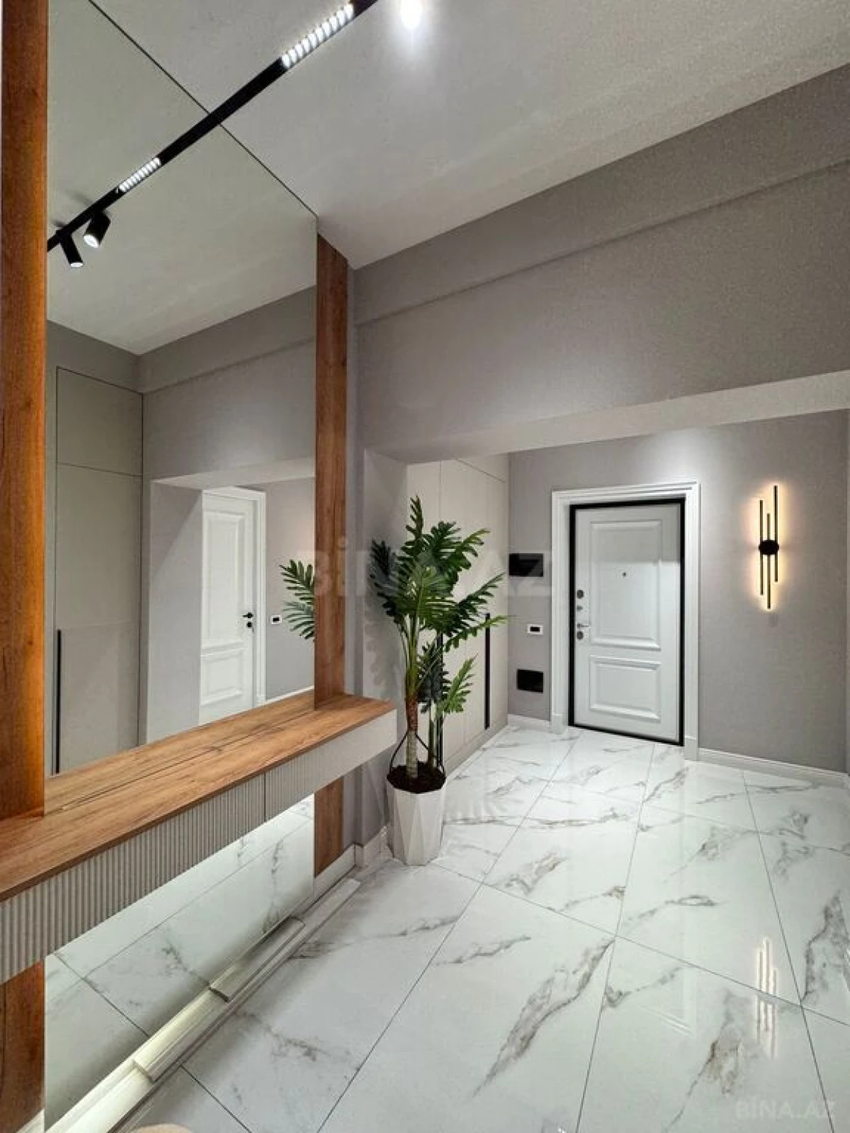 Satılır 2 otaqlı mənzil 68 m²