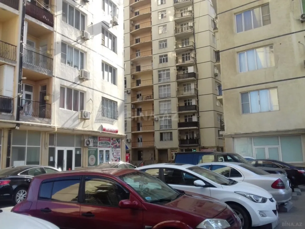 Satılır 4 otaqlı mənzil 147 m²