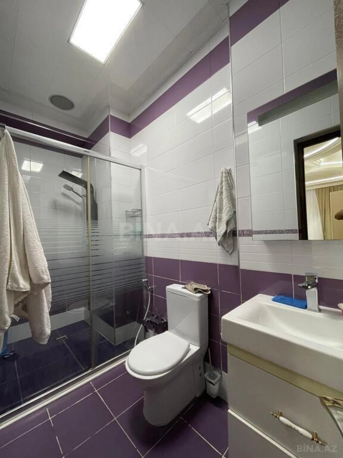 Satılır 4 otaqlı mənzil 147 m²