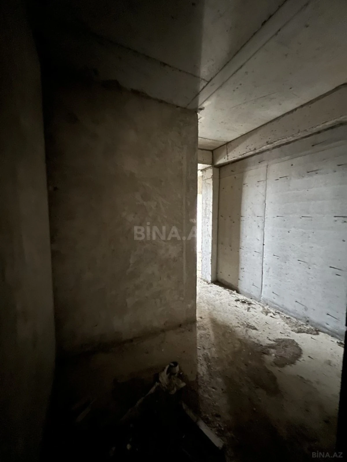 Satılır 2 otaqlı mənzil 83 m²