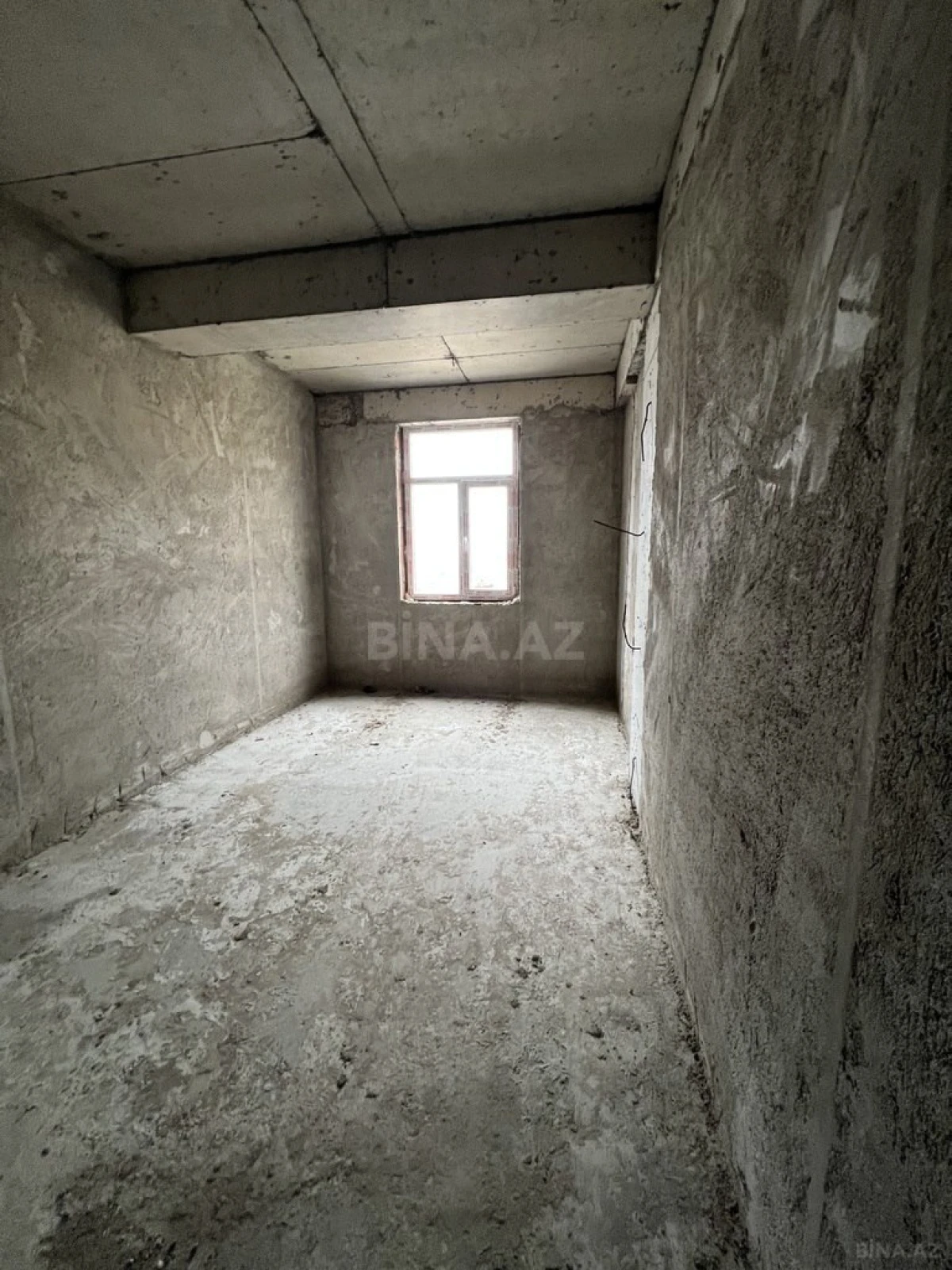 Satılır 2 otaqlı mənzil 83 m²