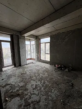 Satılır 2 otaqlı mənzil 83 m²