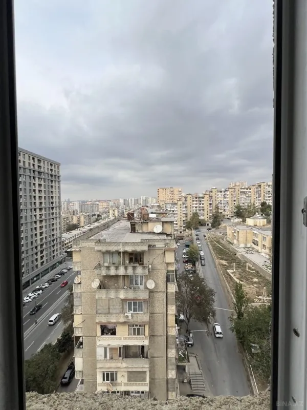 Satılır 2 otaqlı mənzil 83 m²