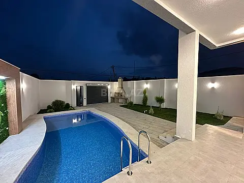 Satılır 4 otaqlı həyət evi 140 m²