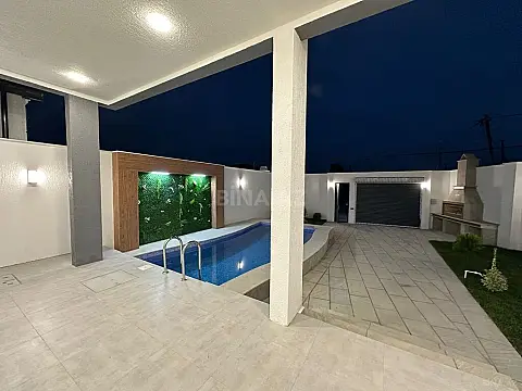 Satılır 4 otaqlı həyət evi 140 m²