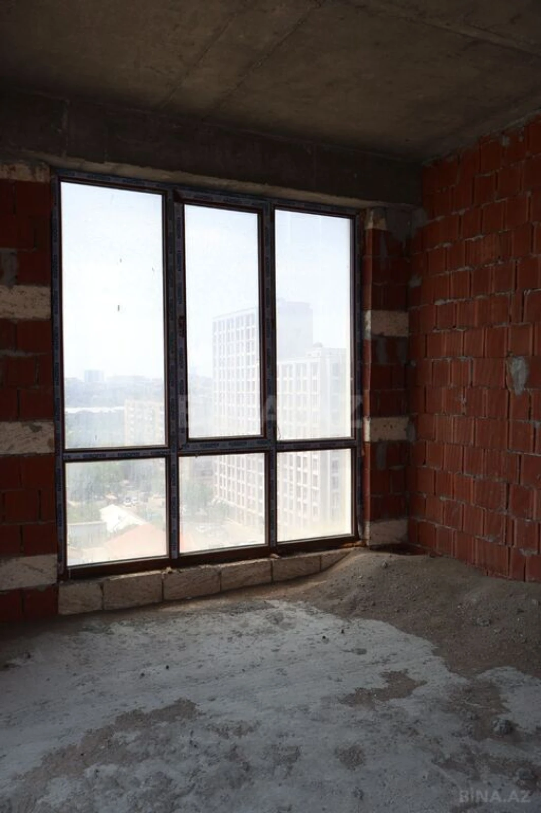 Satılır 2 otaqlı mənzil 78 m²