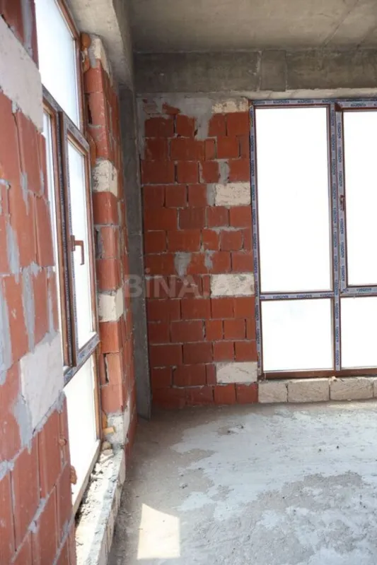 Satılır 2 otaqlı mənzil 78 m²
