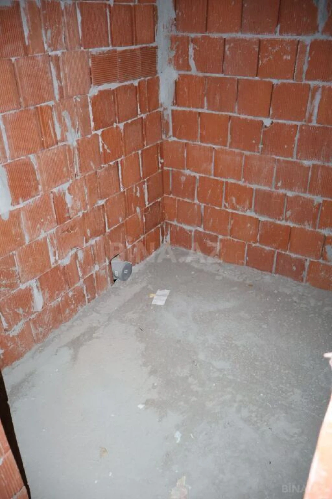 Satılır 2 otaqlı mənzil 78 m²