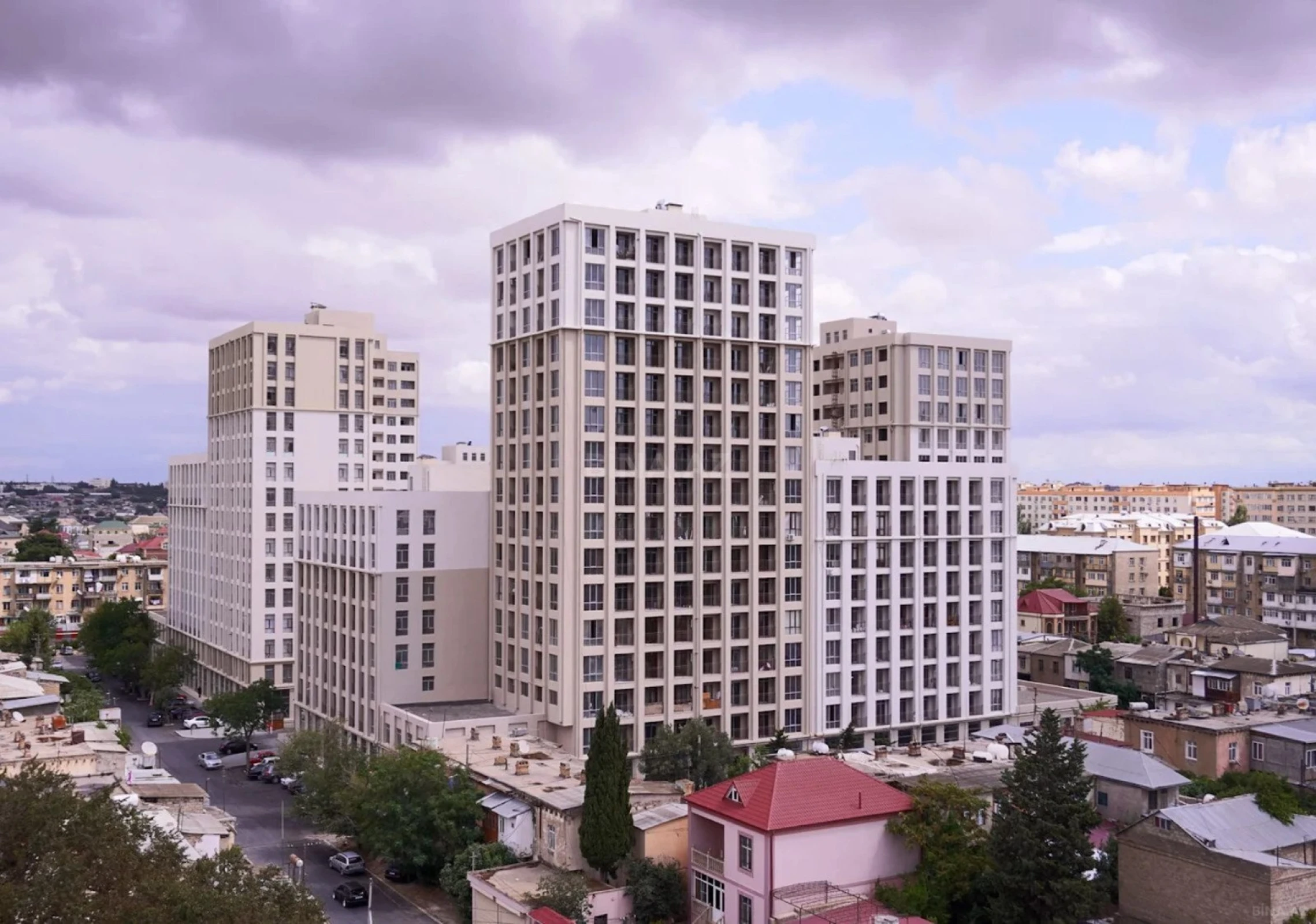 Satılır 2 otaqlı mənzil 78 m²