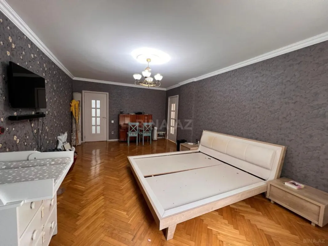 Kirayə verilir 3 otaqlı mənzil 130 m²