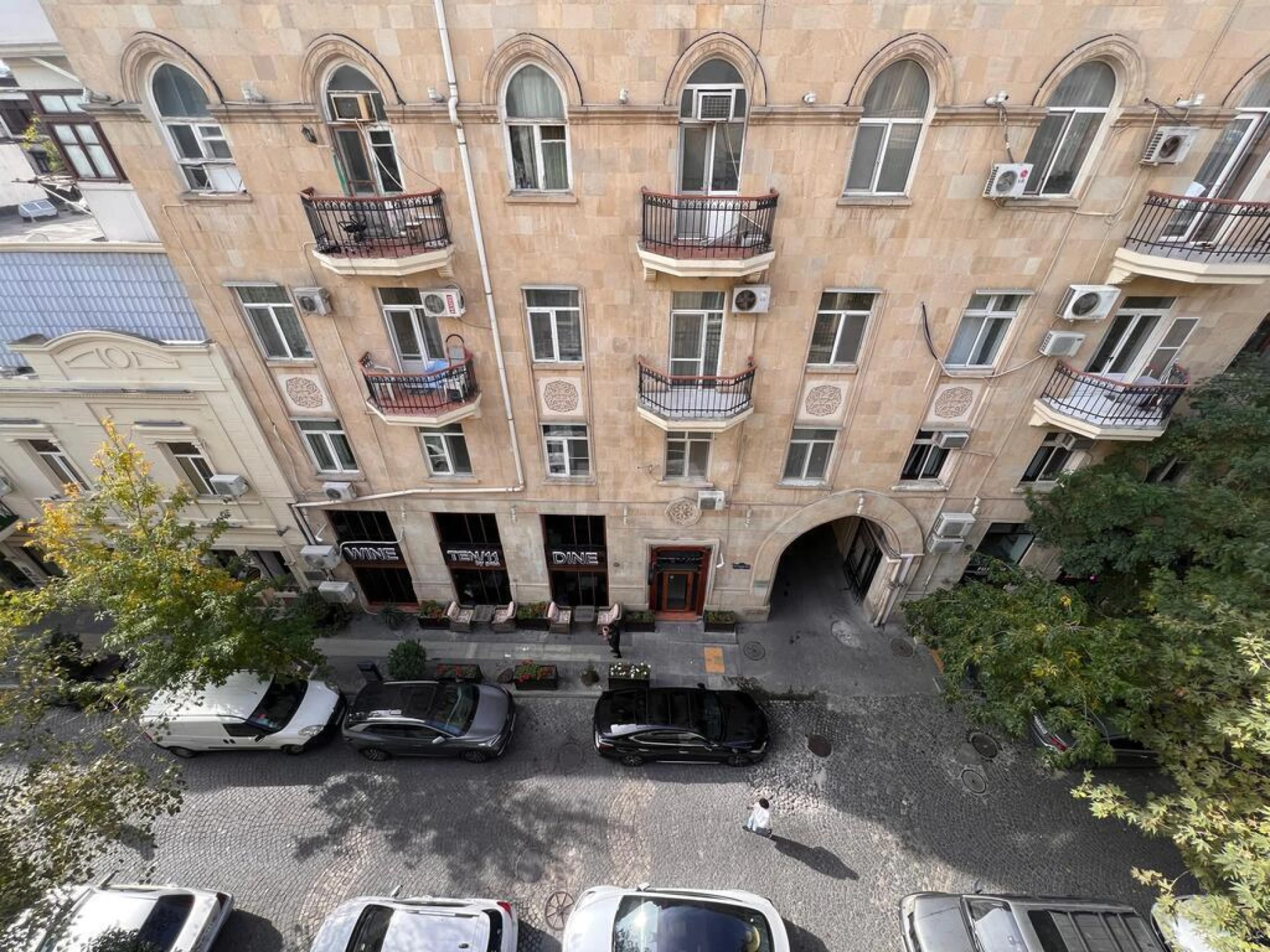 Kirayə verilir 3 otaqlı mənzil 130 m²