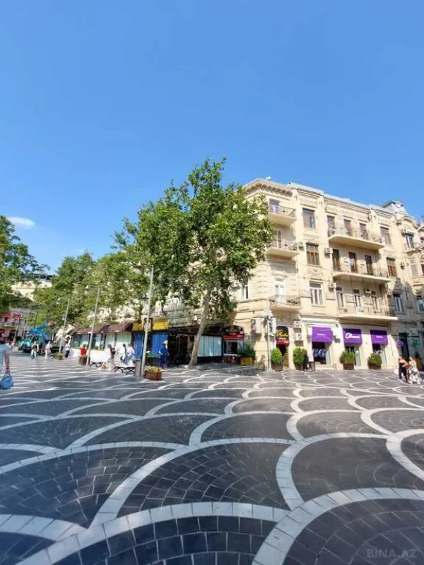 Kirayə verilir 3 otaqlı mənzil 130 m²