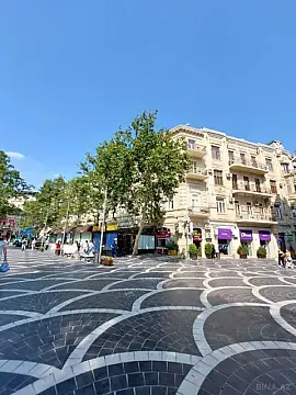 Kirayə verilir 3 otaqlı mənzil 130 m² — Bakı, Sahil qəs. 3 otaq 130.00 m²